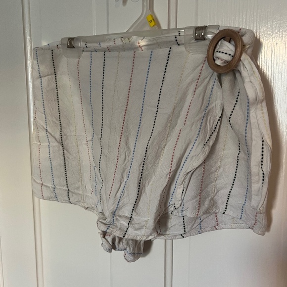 Linen skort - Picture 1 of 3